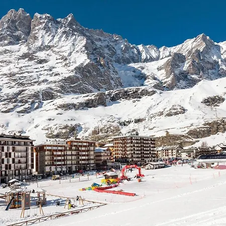 Hellochalet - The View - To Door With Matterhorn View Apartment