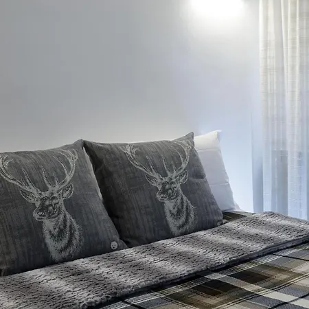 Hellochalet - The View - To Door With Matterhorn View *