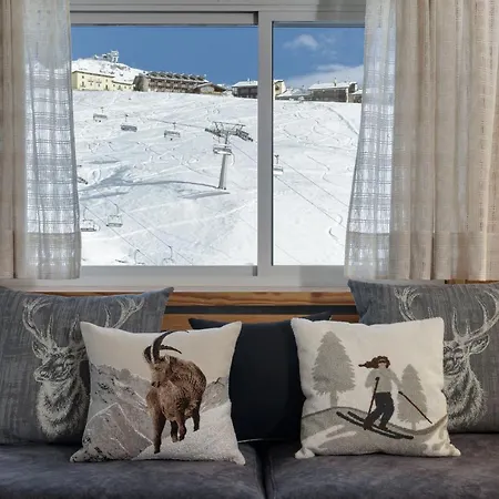 Hellochalet - The View - To Door With Matterhorn View *
