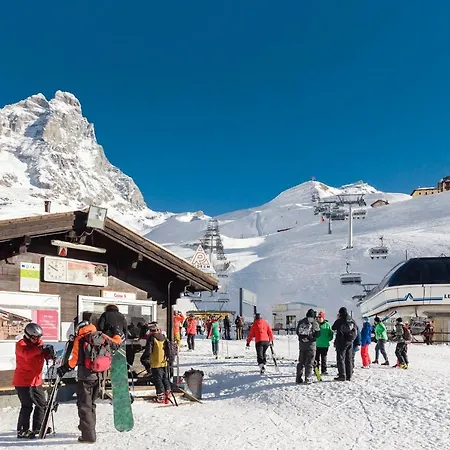 Hellochalet - The View - To Door With Matterhorn View