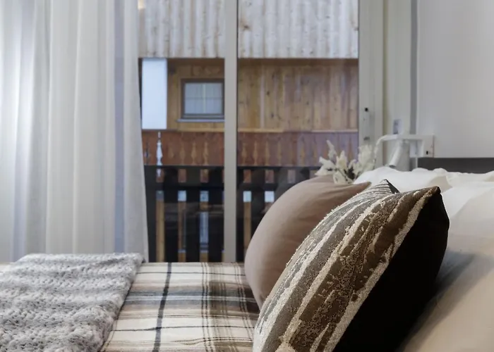 Hellochalet - The View - To Door With Matterhorn View *